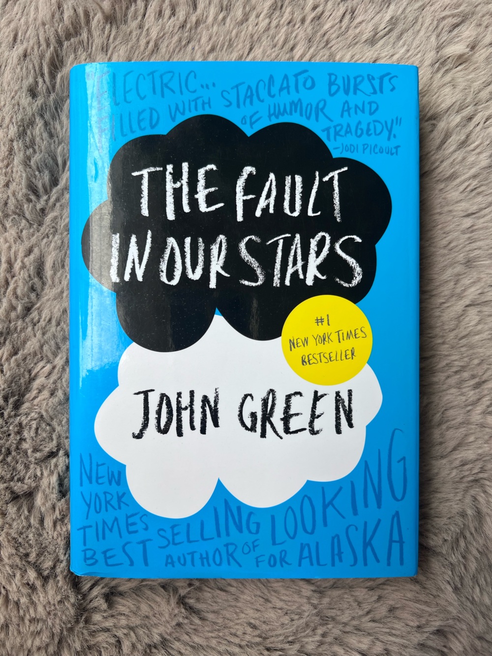 ✨Booksale 3/25✨The Fault in Our Stars by John Green HARDCOVER
